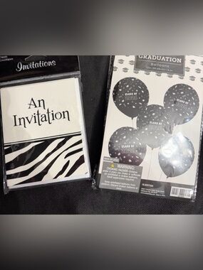 Class of 2026 balloons with invites - new, unopened
